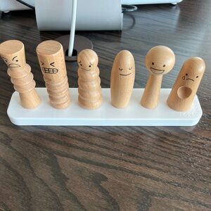 Lovevery emotion peg people